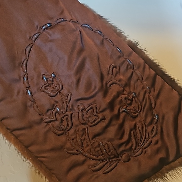 George Benioff Brown Fur Stole (Beaver - Mink) - Picture 4 of 8